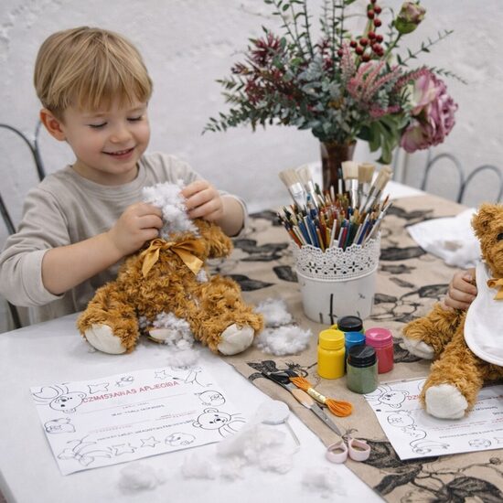 Rotaļu Lāča Piepildīšana un priekšautiņa un dzimšanas apliecības izkrāsošana